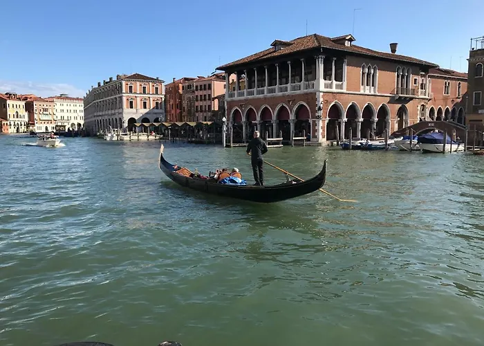 Beautiful Greysclass Pensión Venecia