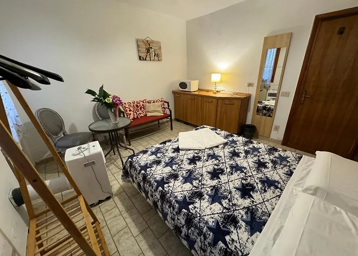 Beautiful Greysclass Venecia